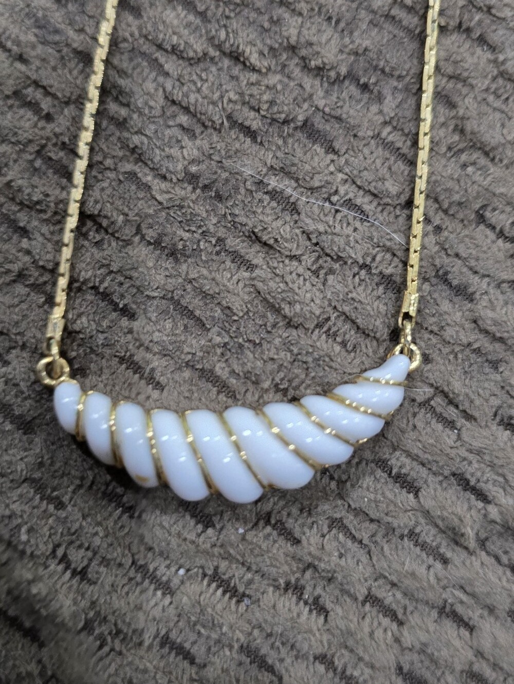Vintage Avon South Seas Necklace